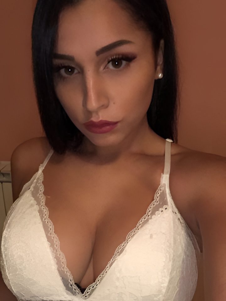 Лидия привлекальеная девушка из Кизляра цена от 10000 руб