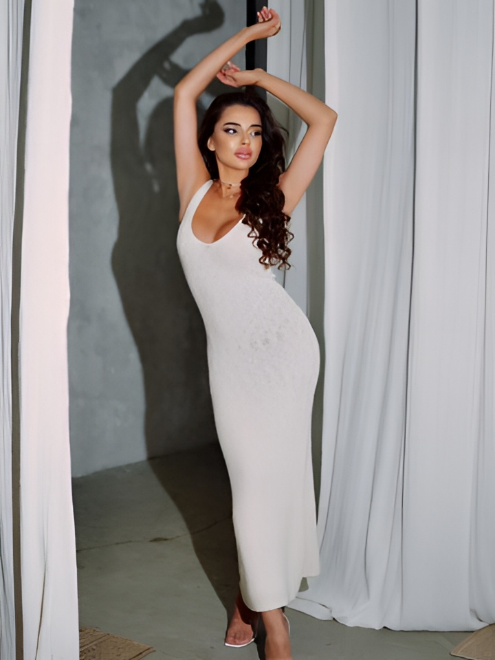 Зита привлекальеная девушка из Кизляра цена от 2000 руб