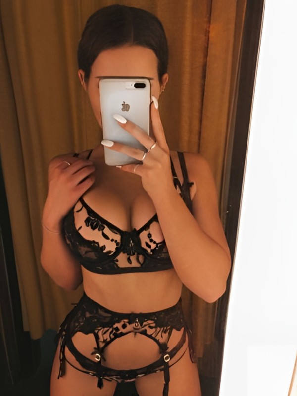 Сабина привлекательная девушка из Кизляра цена от 4000 руб